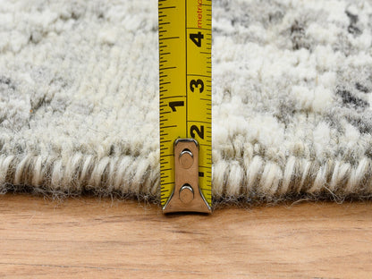 Modern / Contemporary hand-knotted wool rug in Gray, 6' x 6' — SKU O064701 (view 7)