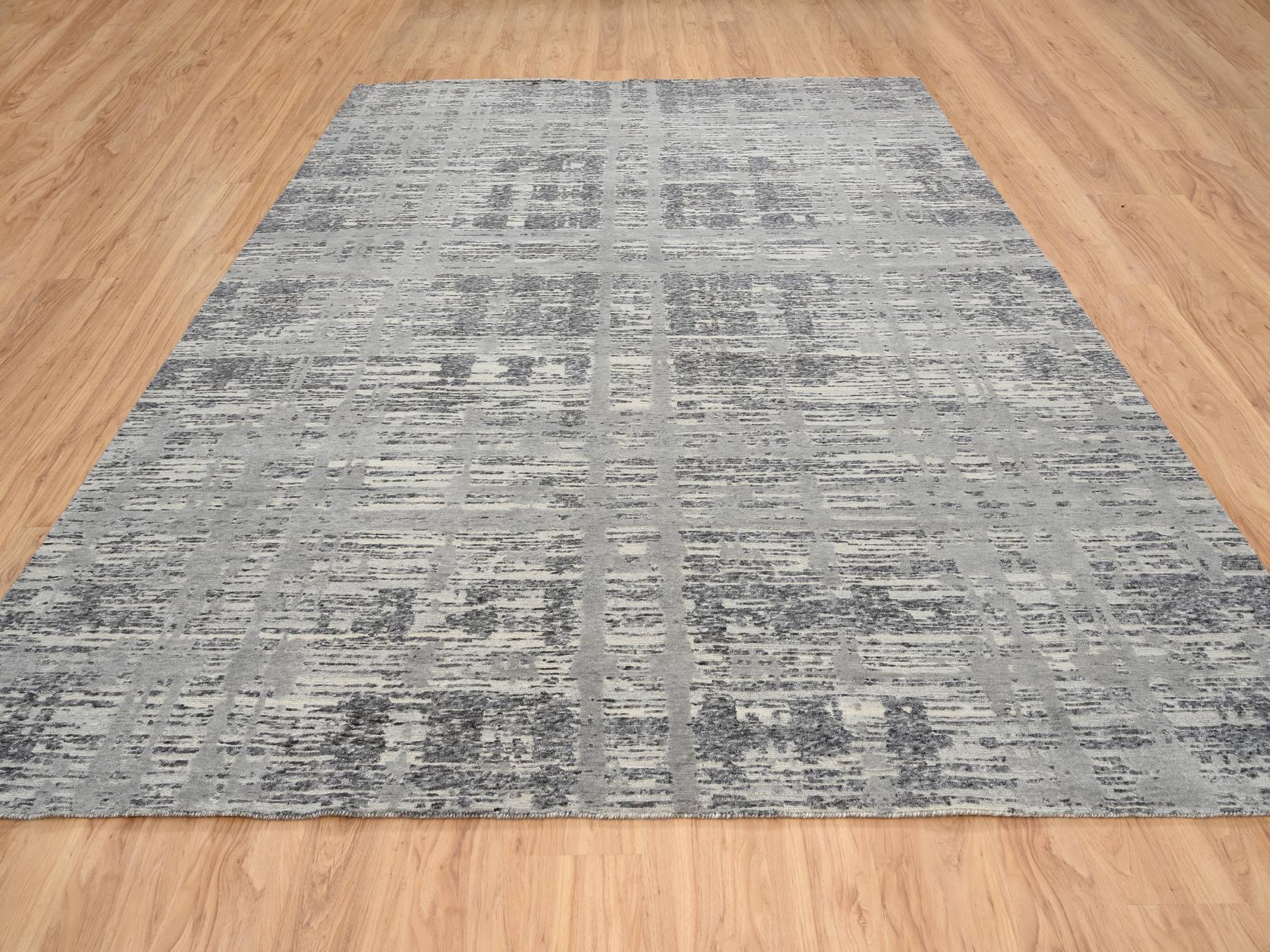 Modern / Contemporary hand-knotted wool rug in Gray, 9'2" x 11'10" — SKU O064704 (view 2)
