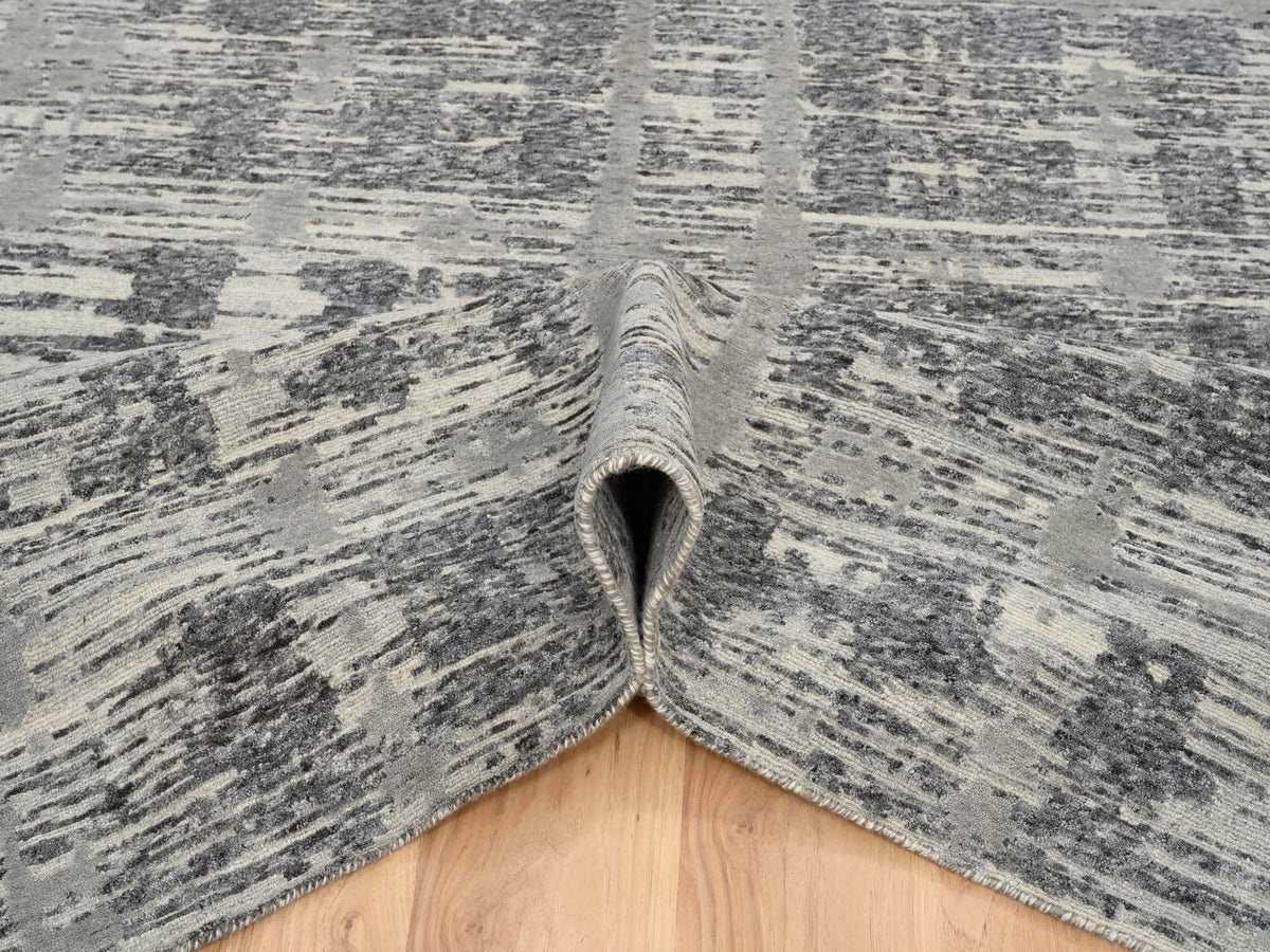Modern / Contemporary hand-knotted wool rug in Gray, 9'2" x 11'10" — SKU O064704 (view 5)