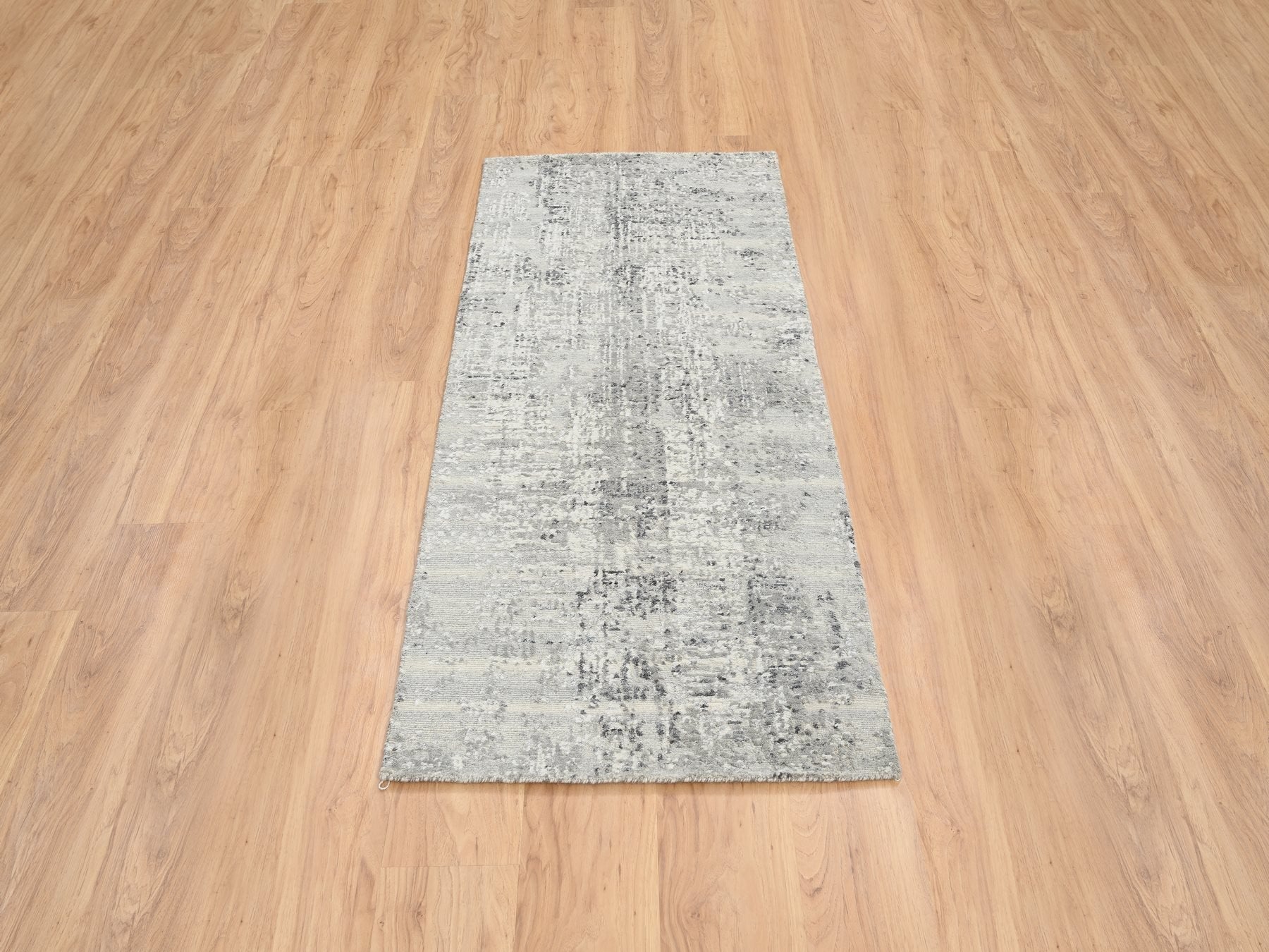 Modern / Contemporary hand-knotted wool runner in Gray, 2'7" x 6' — SKU O064705 (view 2)