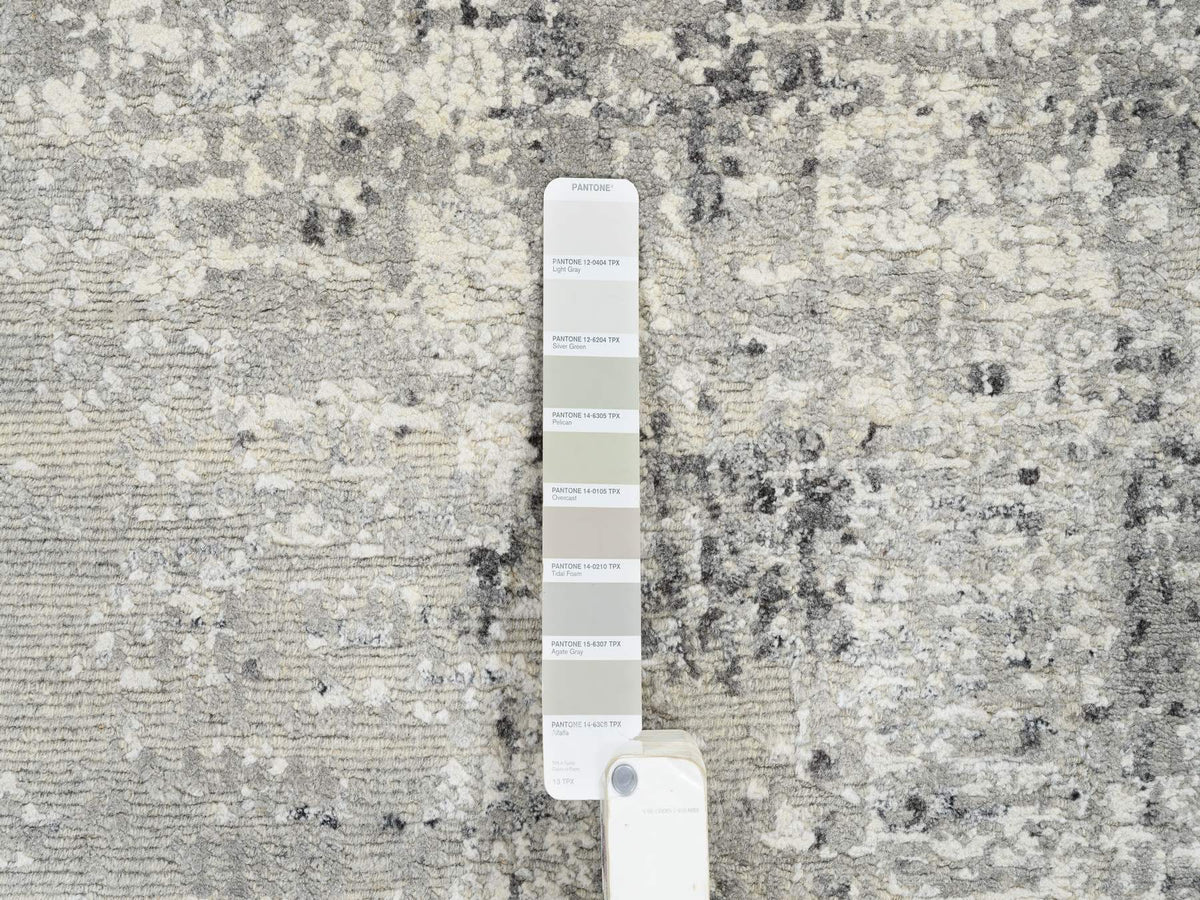 Modern / Contemporary hand-knotted wool runner in Gray, 2'7" x 6' — SKU O064705 (view 4)