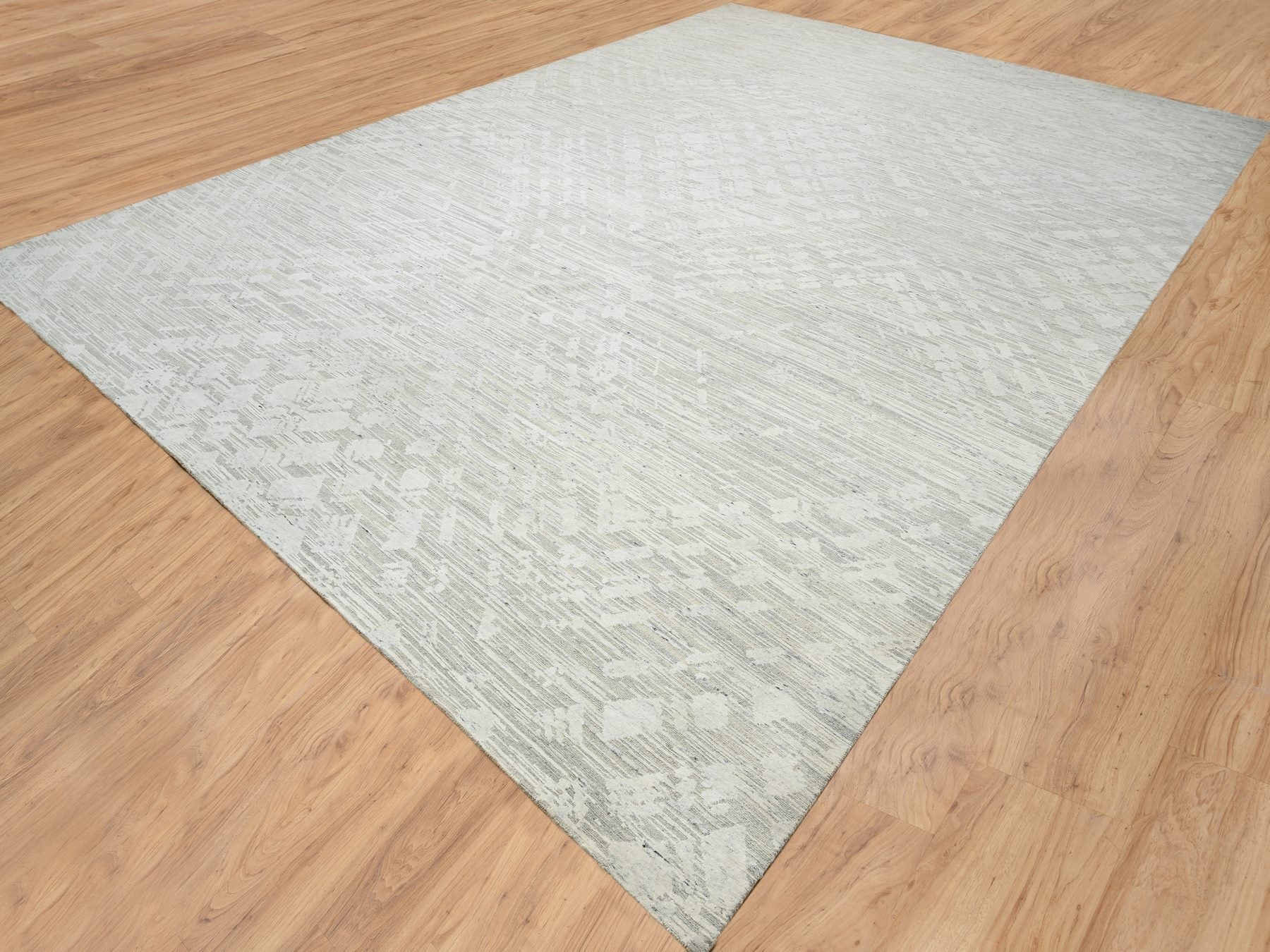 Modern / Contemporary hand-knotted wool rug in Gray, 14' x 19'9" — SKU O064712 (view 3)