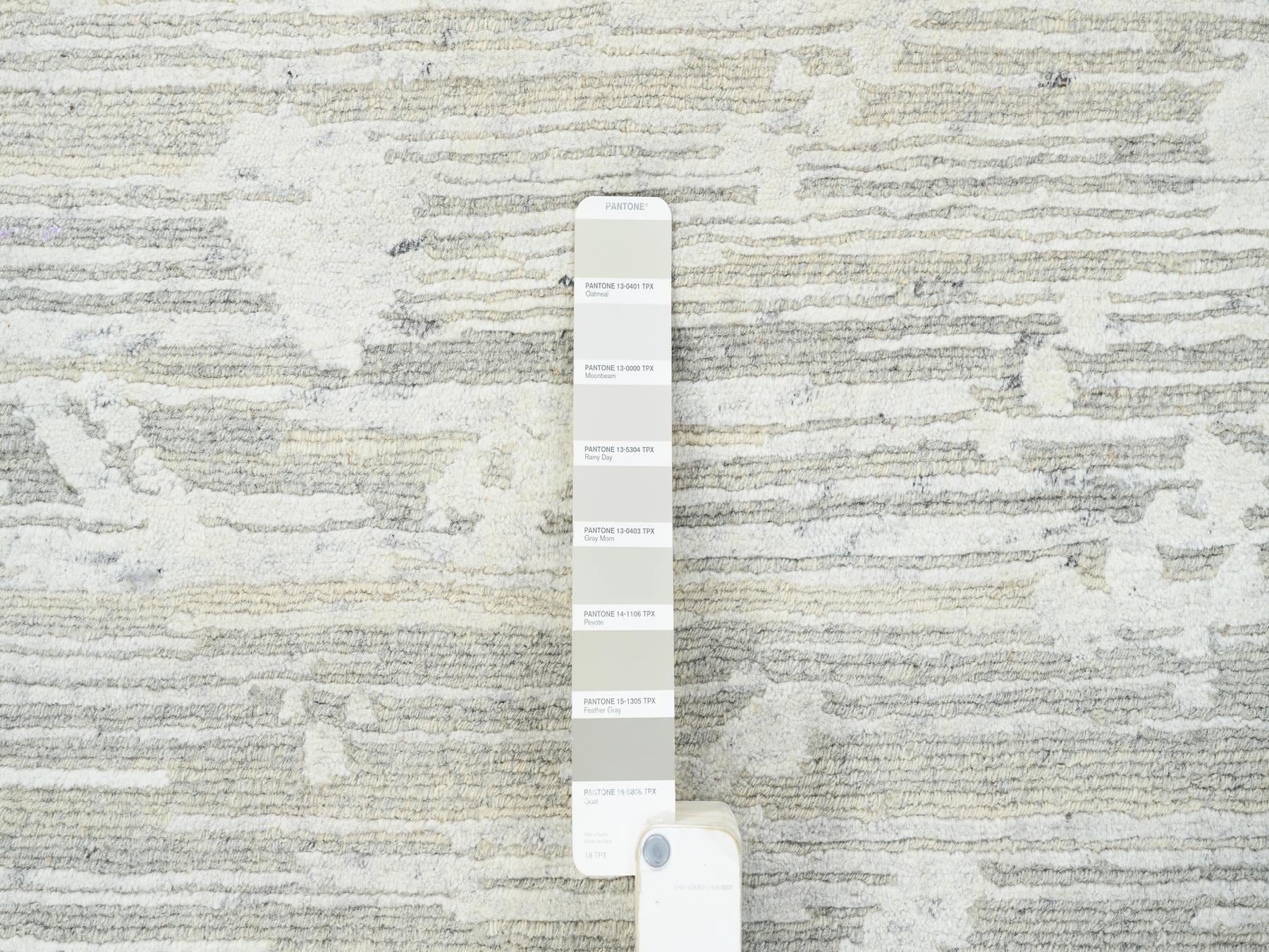 Modern / Contemporary hand-knotted wool rug in Gray, 14' x 19'9" — SKU O064712 (view 7)