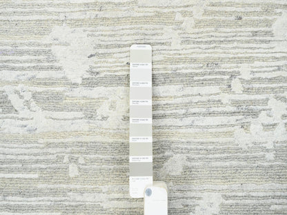 Modern / Contemporary hand-knotted wool rug in Gray, 14' x 19'9" — SKU O064712 (view 7)