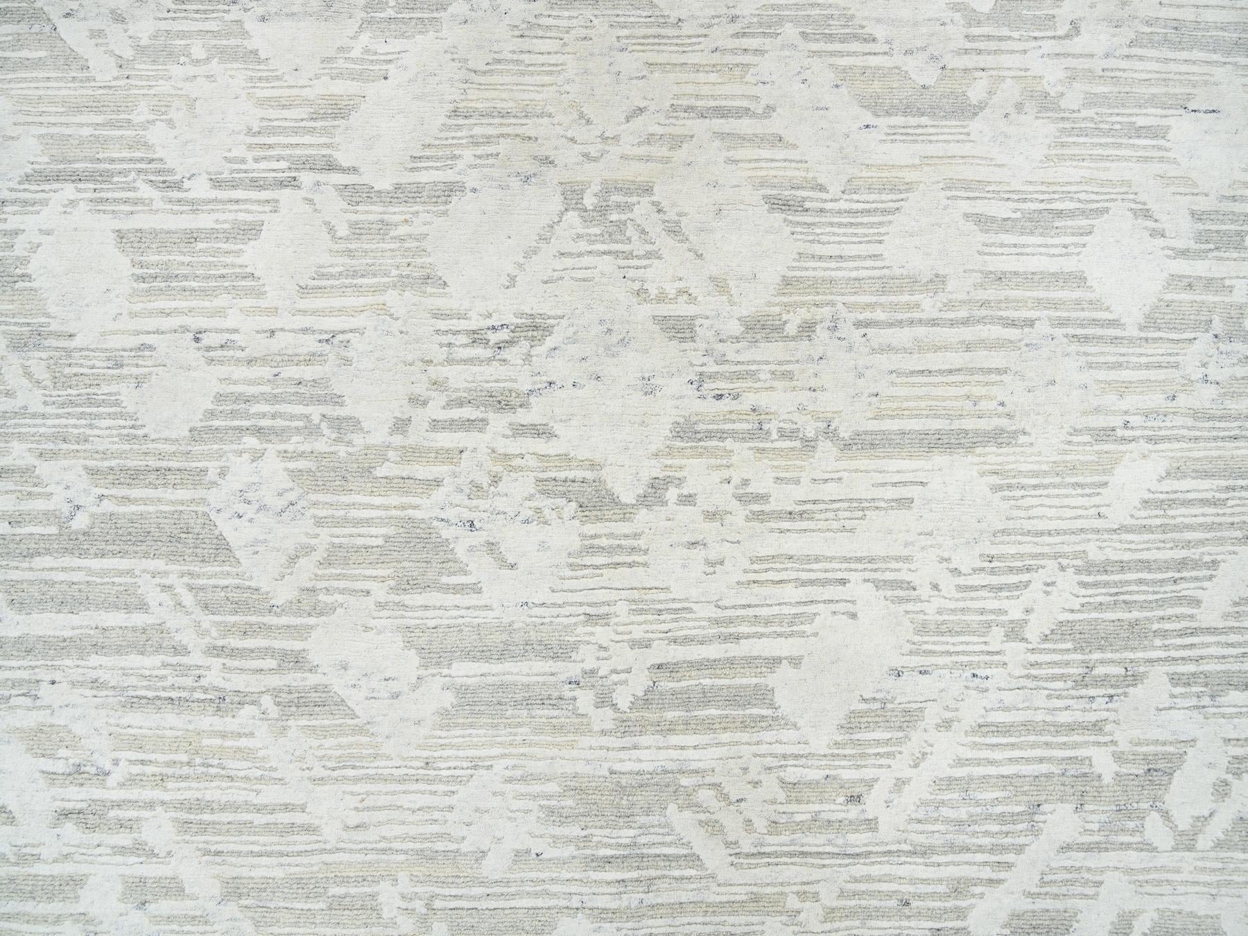Modern / Contemporary hand-knotted wool rug in Gray, 14' x 19'9" — SKU O064712 (view 8)