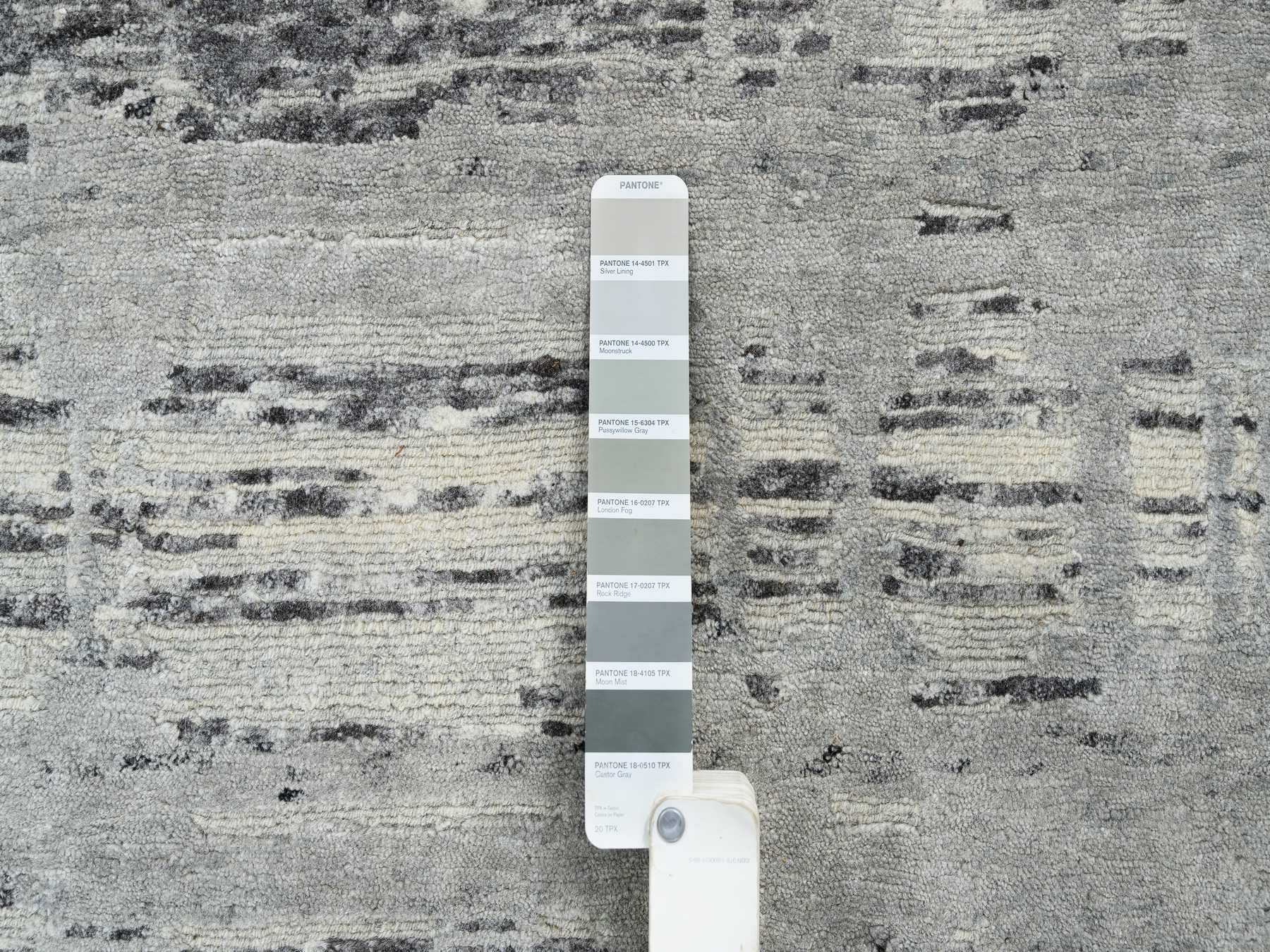 Modern / Contemporary hand-knotted wool rug in Gray, 12' x 18'3" — SKU O064714 (view 7)