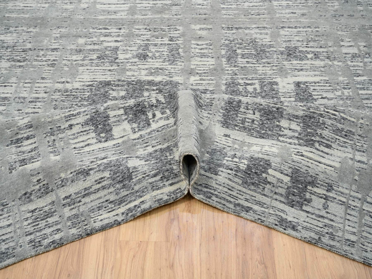 Modern / Contemporary hand-knotted wool rug in Gray, 13'10" x 20'2" — SKU O064715 (view 5)