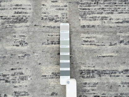 Modern / Contemporary hand-knotted wool rug in Gray, 13'10" x 20'2" — SKU O064715 (view 7)