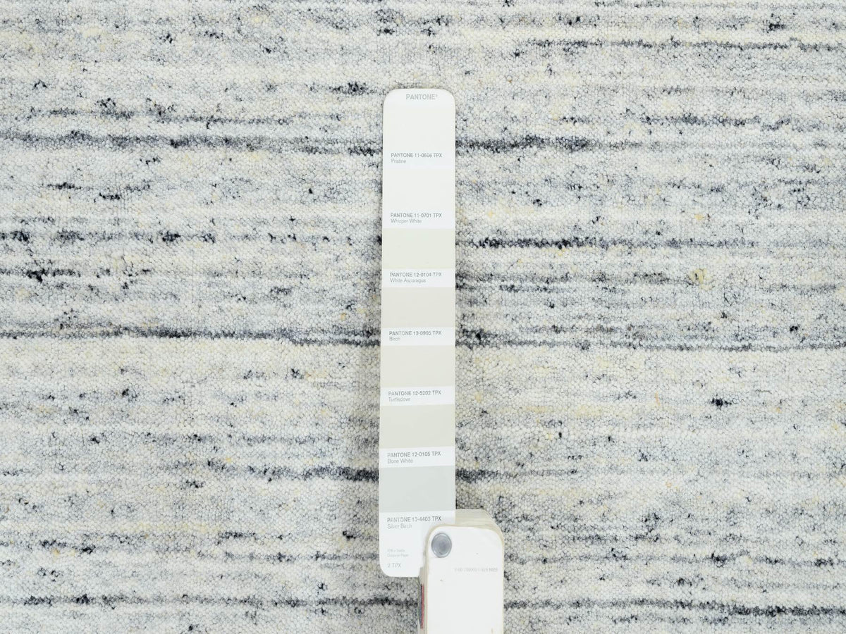 Modern / Contemporary hand-knotted wool rug in Ivory, 8' x 8' — SKU O064771 (view 7)