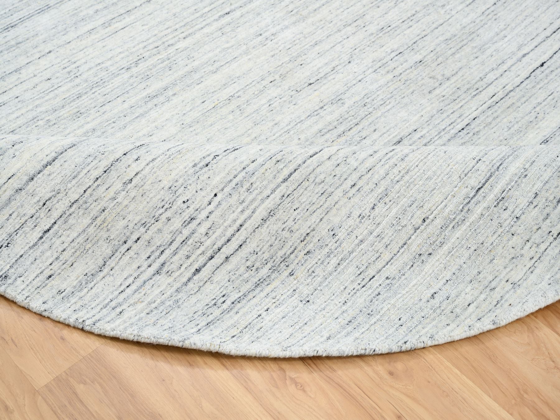Modern / Contemporary hand-knotted wool rug in Ivory, 7'10" x 7'10" — SKU O064772 (view 7)
