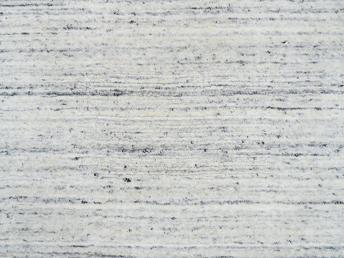 Modern / Contemporary hand-knotted wool runner in Ivory, 2'6" x 11'10" — SKU O064781 (view 5)