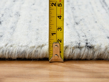 Modern / Contemporary hand-knotted wool runner in Ivory, 2'6" x 11'10" — SKU O064781 (view 7)