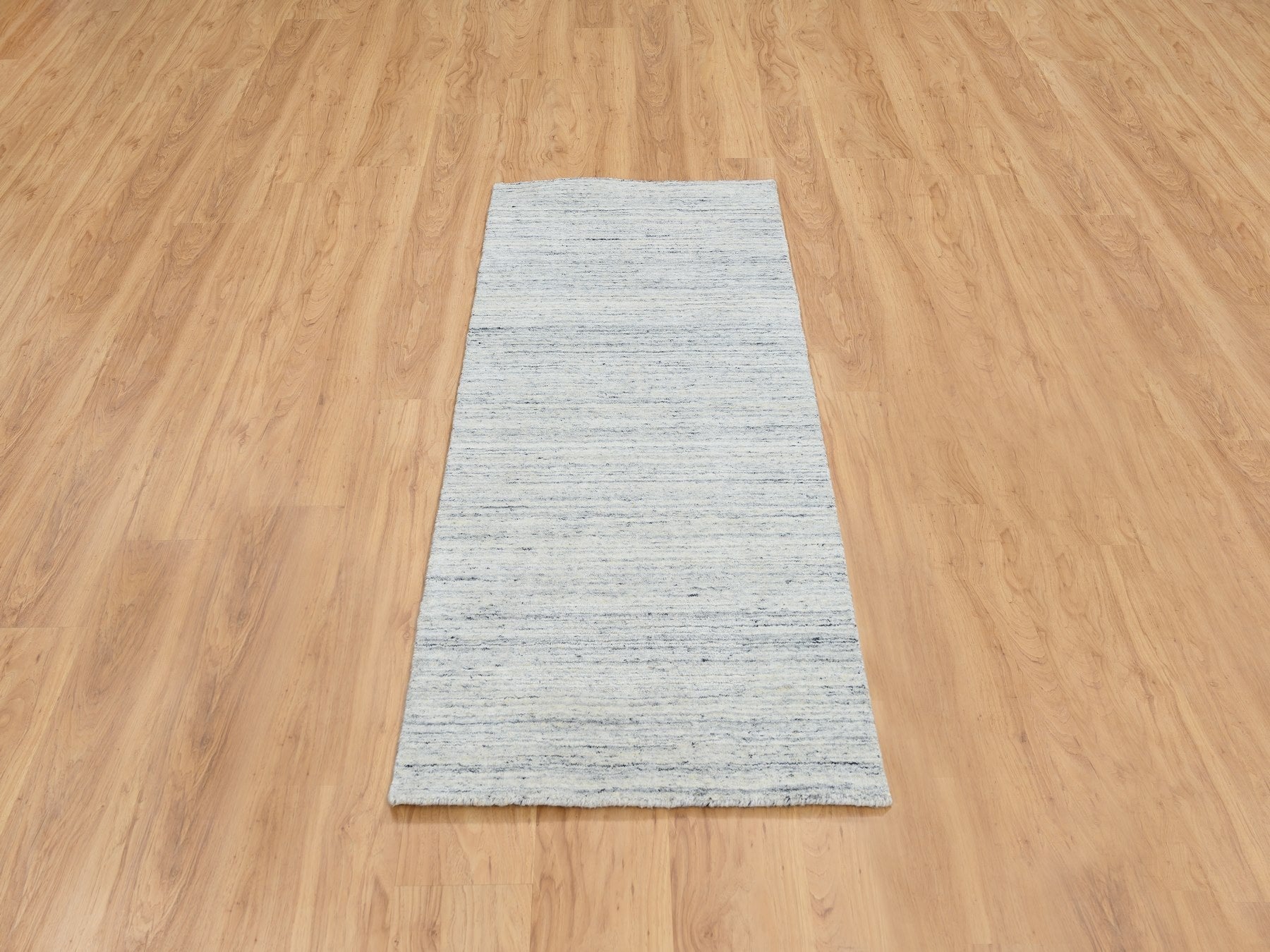 Ivory 2'6" x 6'0" Modern / Contemporary Handloom Wool Rug - Sku: O064786