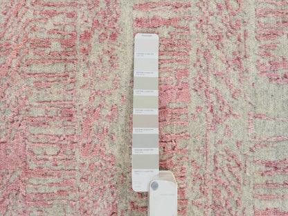 Transitional hand-knotted wool/silk runner in Pink, 2'6" x 8' — SKU O064812 (view 4)