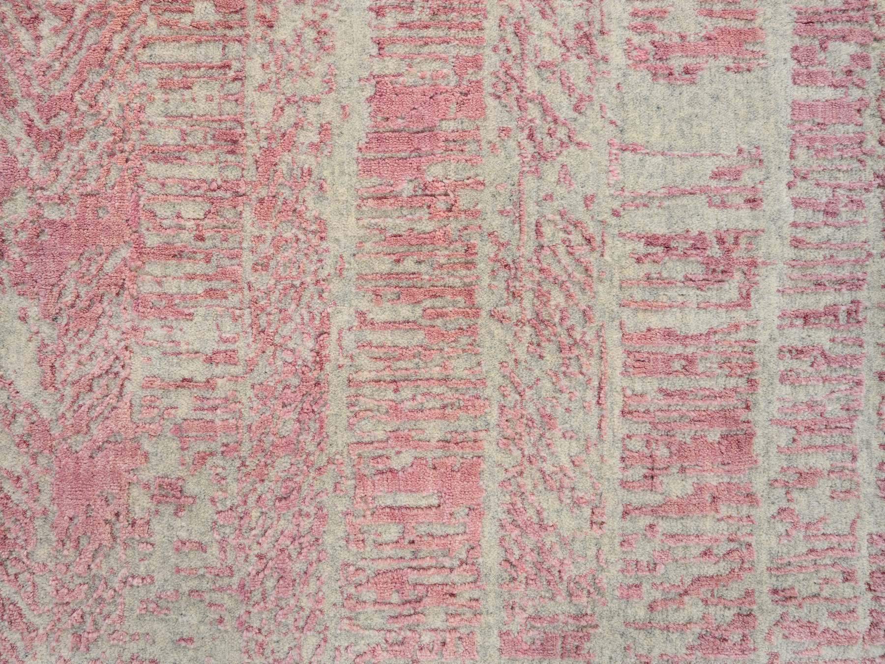 Transitional hand-knotted wool/silk runner in Pink, 2'6" x 8' — SKU O064812 (view 5)