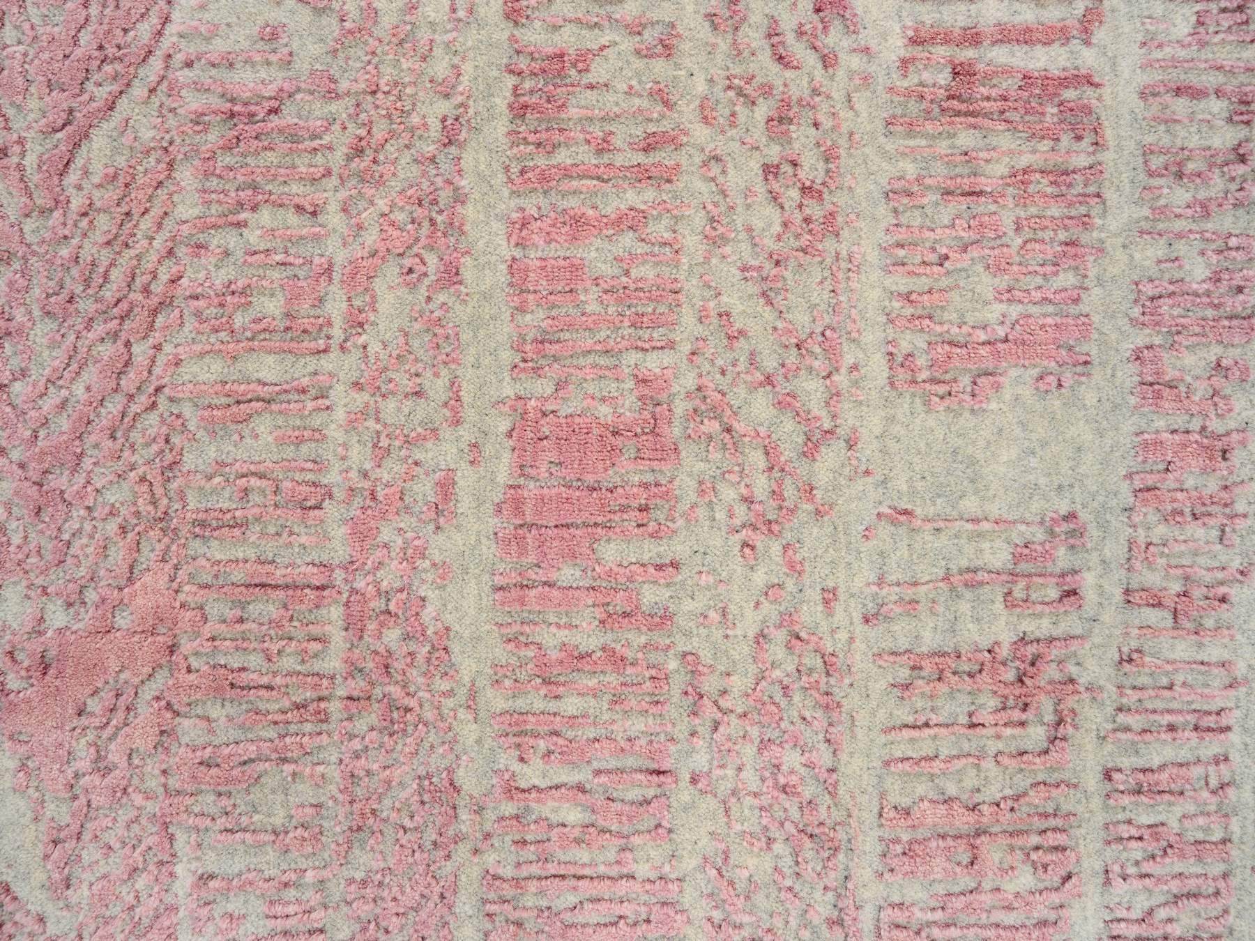 Transitional hand-knotted wool/art silk runner in Pink, 2'6" x 10' — SKU O064813 (view 5)