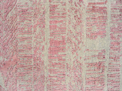 Transitional hand-knotted wool/art silk runner in Pink, 2'6" x 10' — SKU O064813 (view 5)