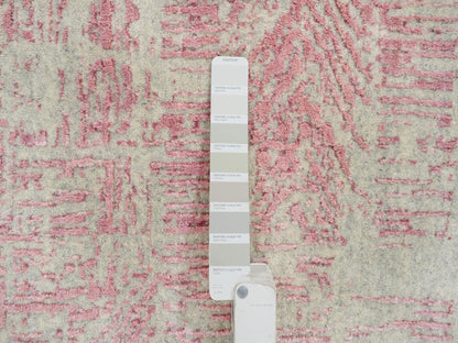 Transitional hand-knotted wool/art silk runner in Pink, 2'6" x 10' — SKU O064814 (view 4)