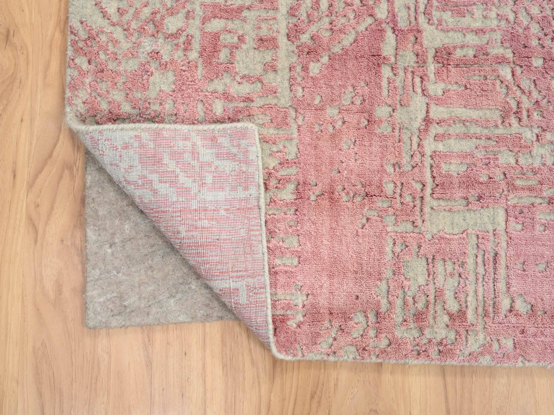 Transitional hand-knotted wool/silk rug in Pink, 10' x 14' — SKU O064817 (view 4)