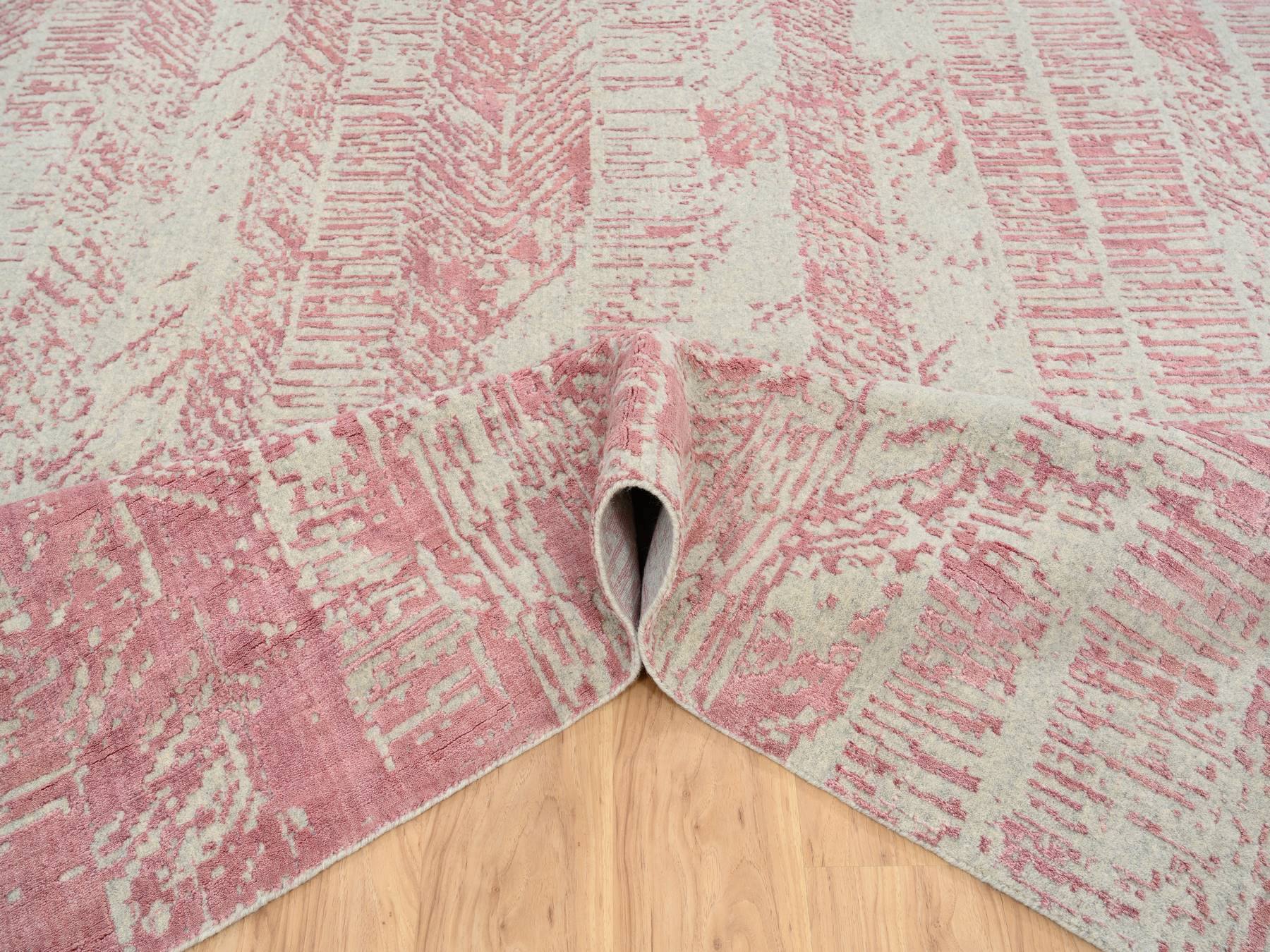 Transitional hand-knotted wool/silk rug in Pink, 10' x 14' — SKU O064817 (view 5)
