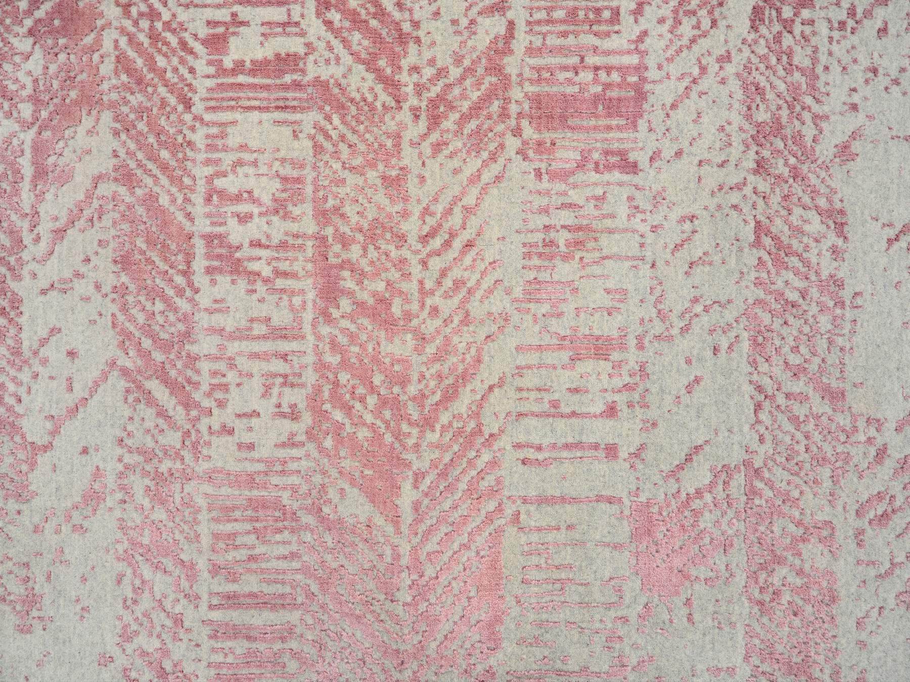 Transitional hand-knotted wool/art silk rug in Pink, 11'10" x 17'10" — SKU O064836 (view 8)
