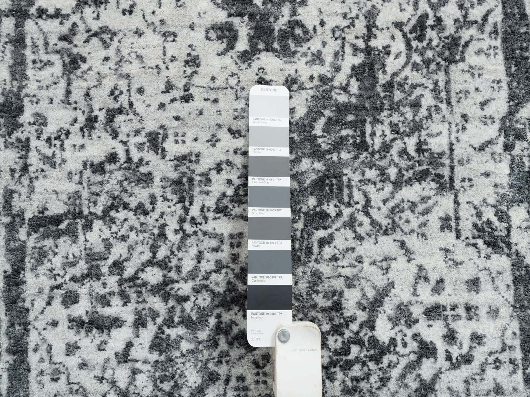 Transitional hand-knotted wool runner in Gray, 2'7" x 12' — SKU O064837 (view 4)