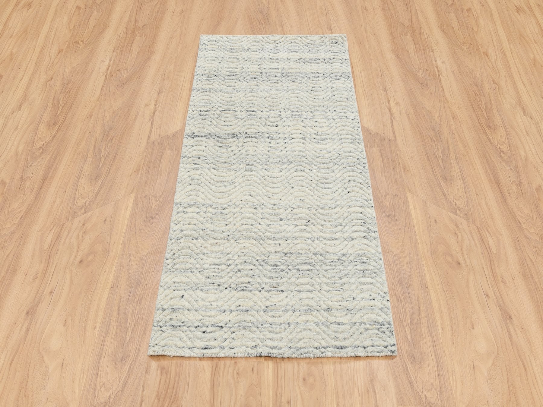 Beige 2'6" x 6'0" Modern / Contemporary Handloom Wool Rug - Sku: O064839