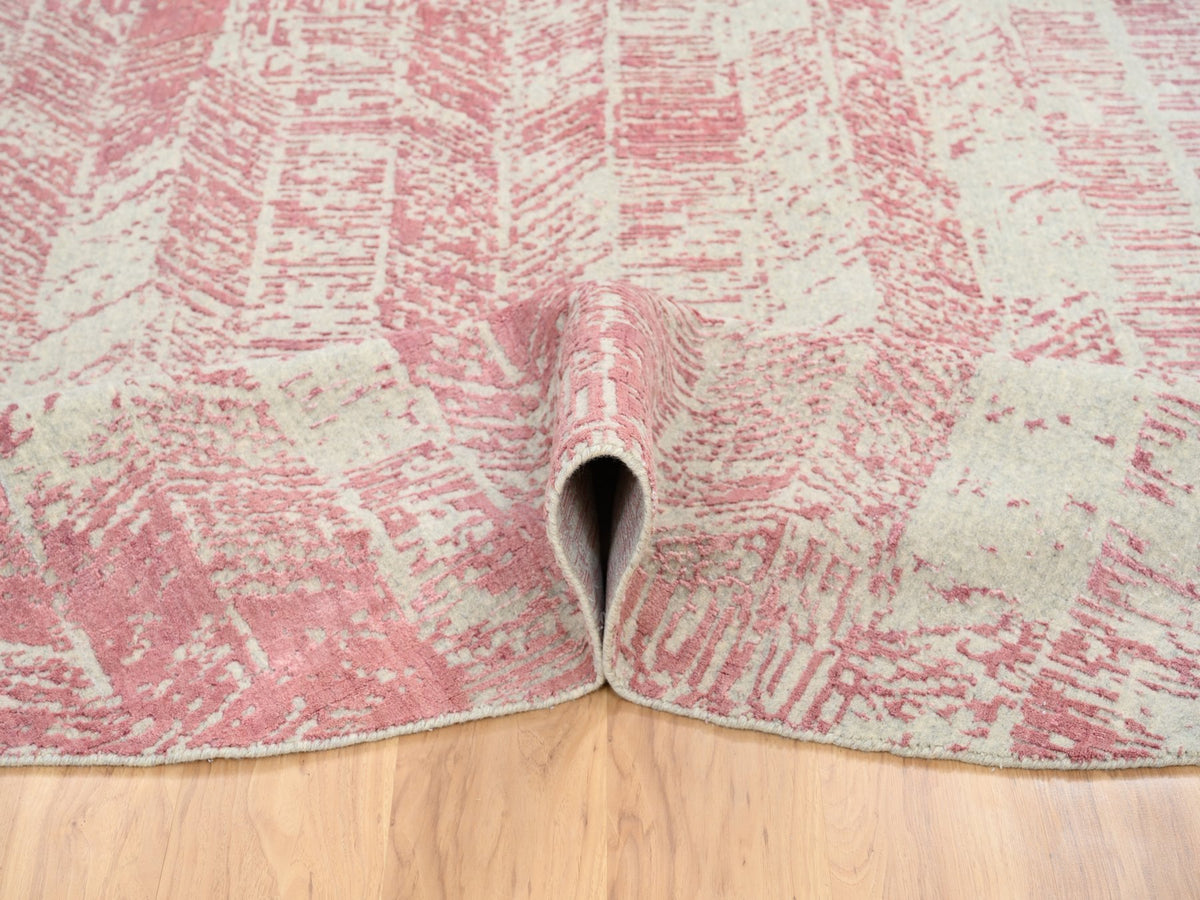 Transitional hand-knotted wool/silk rug in Pink, 10' x 10' — SKU O064842 (view 6)