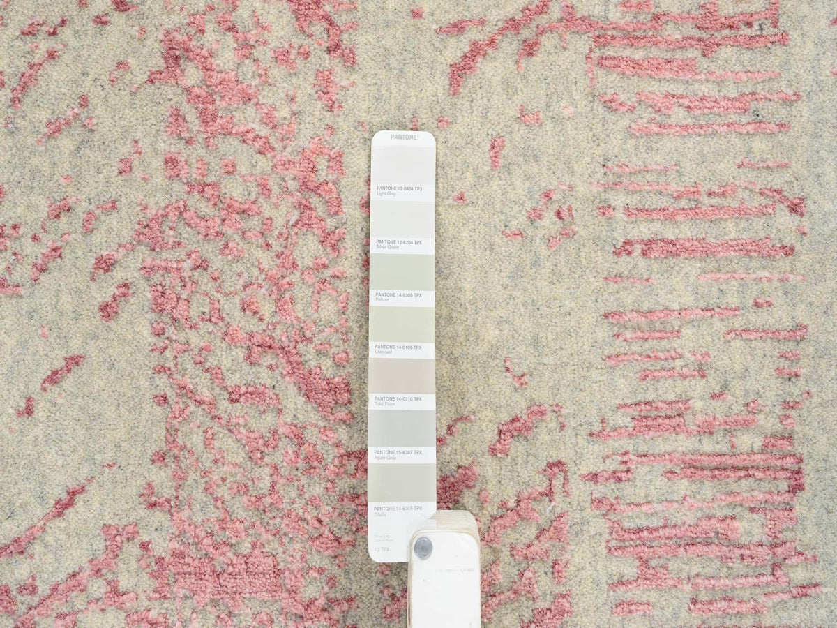 Transitional hand-knotted wool/silk rug in Pink, 10' x 10' — SKU O064842 (view 8)