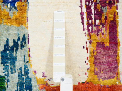 Modern / Contemporary hand-knotted wool/sari silk rug in Multicolored, 5' x 5' — SKU O064906 (view 4)