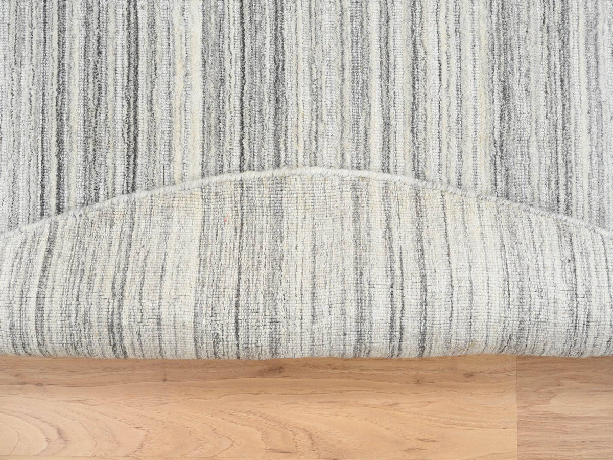 Modern / Contemporary hand-knotted wool rug in Gray, 5'10" x 5'10" — SKU O064984 (view 3)