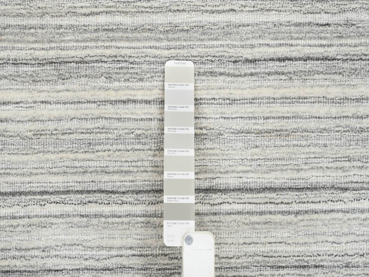 Modern / Contemporary hand-knotted wool rug in Gray, 6' x 6' — SKU O064986 (view 4)