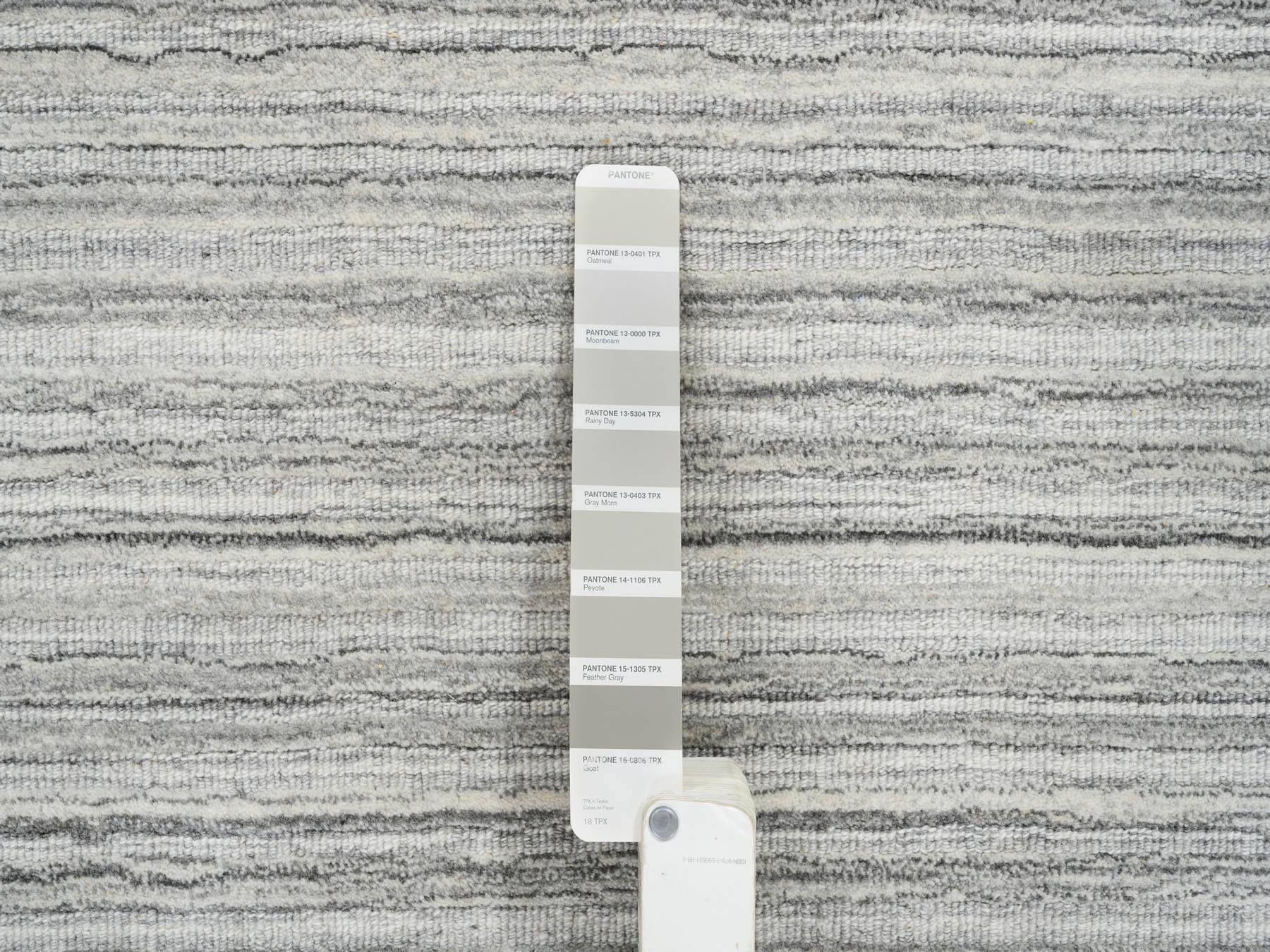 Modern / Contemporary hand-knotted wool rug in Gray, 8' x 8'1" — SKU O064990 (view 7)