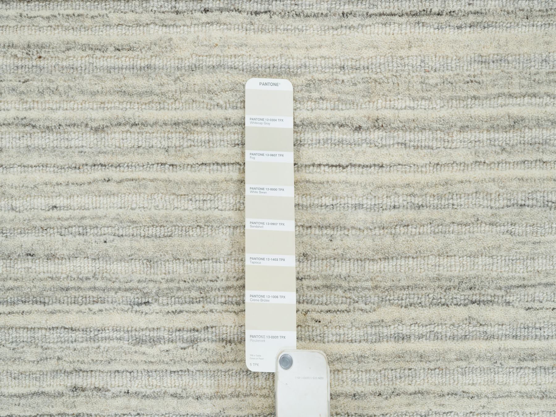 Modern / Contemporary hand-knotted wool rug in Ivory, 12'1" x 12'1" — SKU O065000 (view 7)