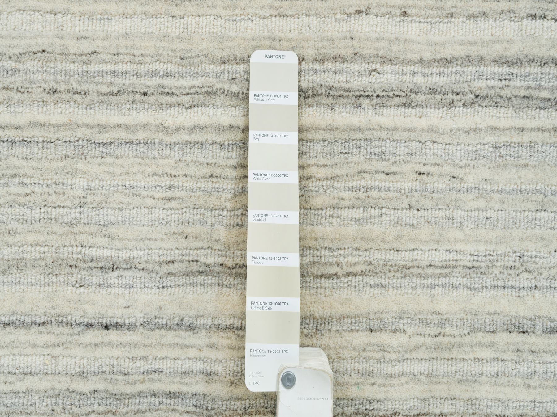 Modern / Contemporary hand-knotted wool rug in Ivory, 6' x 6'2" — SKU O065010 (view 4)