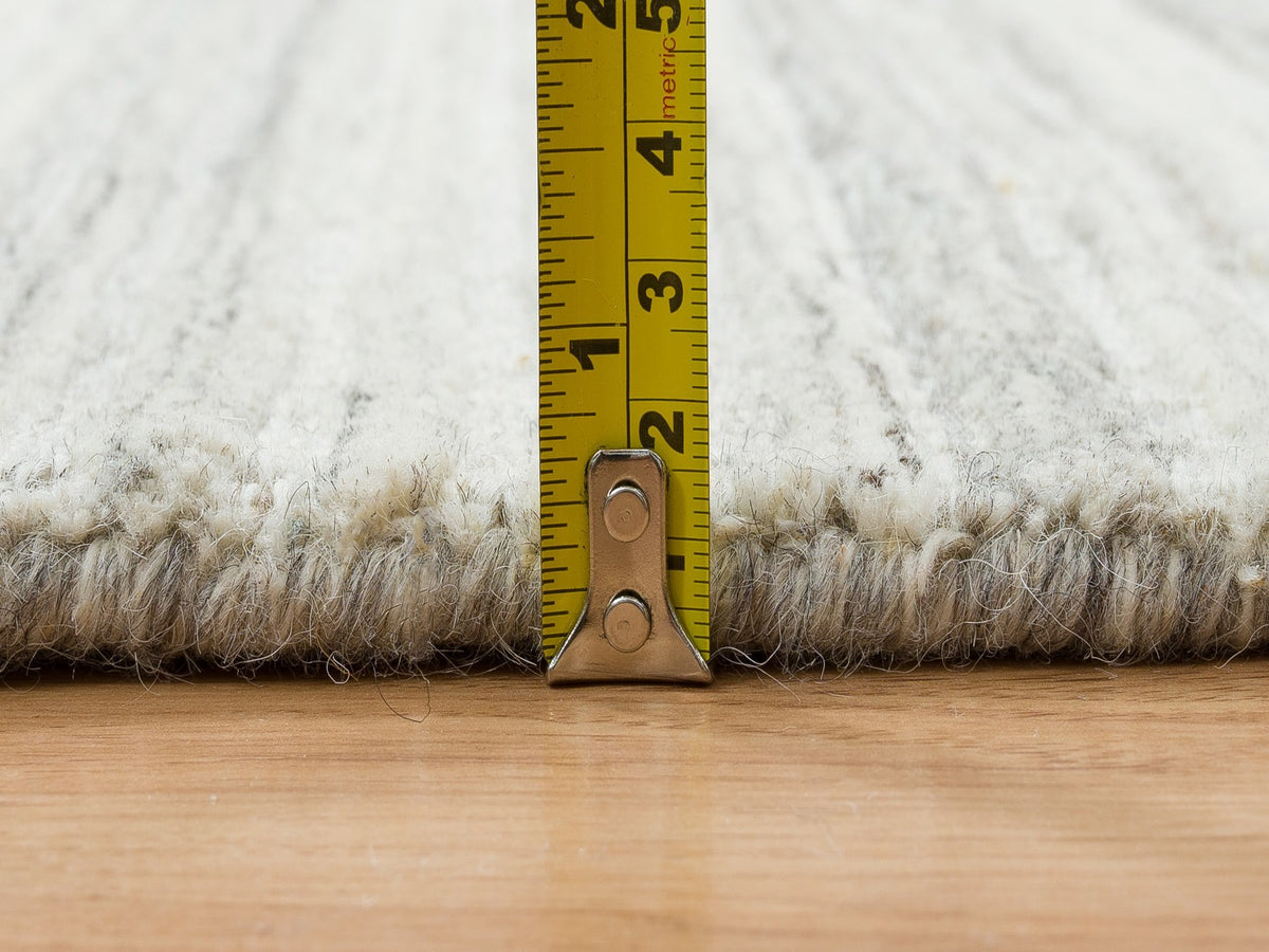 Modern / Contemporary hand-knotted wool rug in Ivory, 6' x 6'2" — SKU O065010 (view 7)