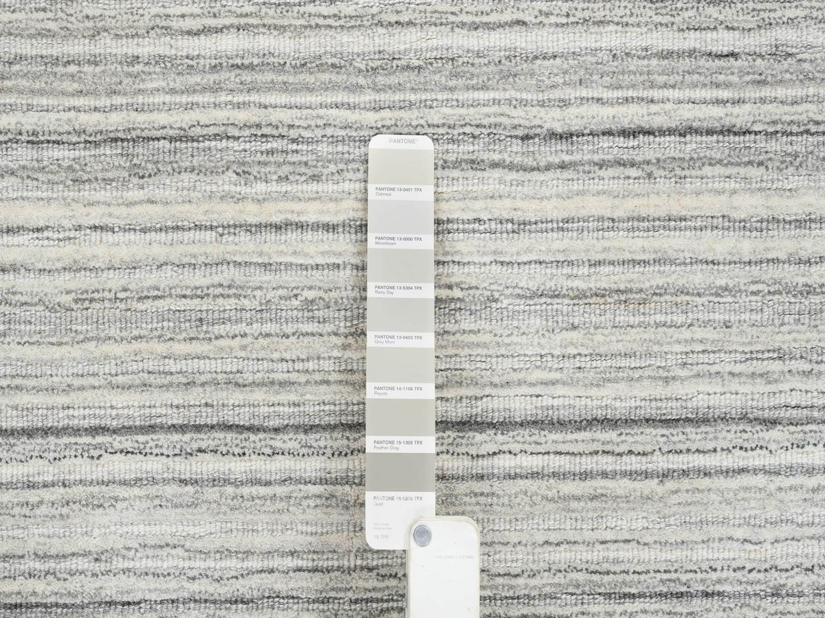 Modern / Contemporary hand-knotted wool rug in Gray, 6'1" x 6'1" — SKU O065012 (view 4)
