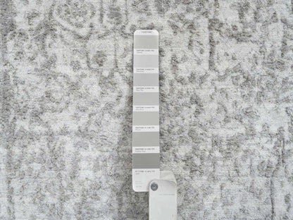 Transitional hand-knotted wool/silk runner in Gray, 2'7" x 17'7" — SKU O065022 (view 4)