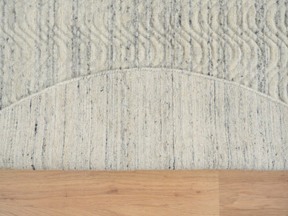 Beige 5'10" x 5'10" Modern and Contemporary Handloom Wool Rug - Sku: O065024