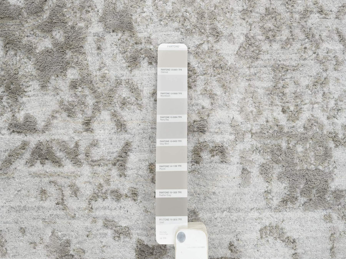 Transitional hand-knotted wool/silk rug in Gray, 11'9" x 15' — SKU O065039 (view 7)