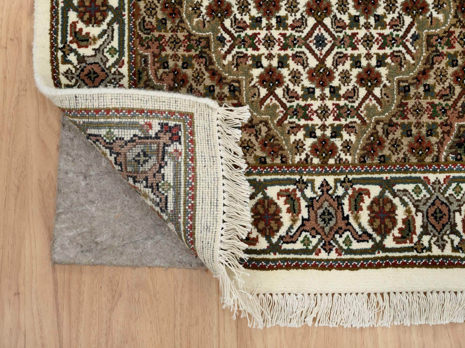 Tabriz Fine Oriental hand-knotted wool runner in Ivory, 2'6" x 18' — SKU O065085 (view 3)
