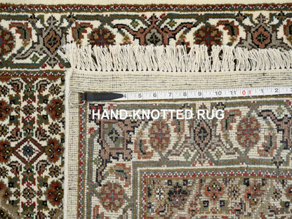 Tabriz Fine Oriental hand-knotted wool runner in Ivory, 2'6" x 18' — SKU O065085 (view 8)
