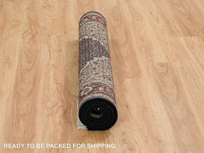 Black 4'0" x 6'1" Fine Oriental Hand knotted Wool Rug - Sku: O065099