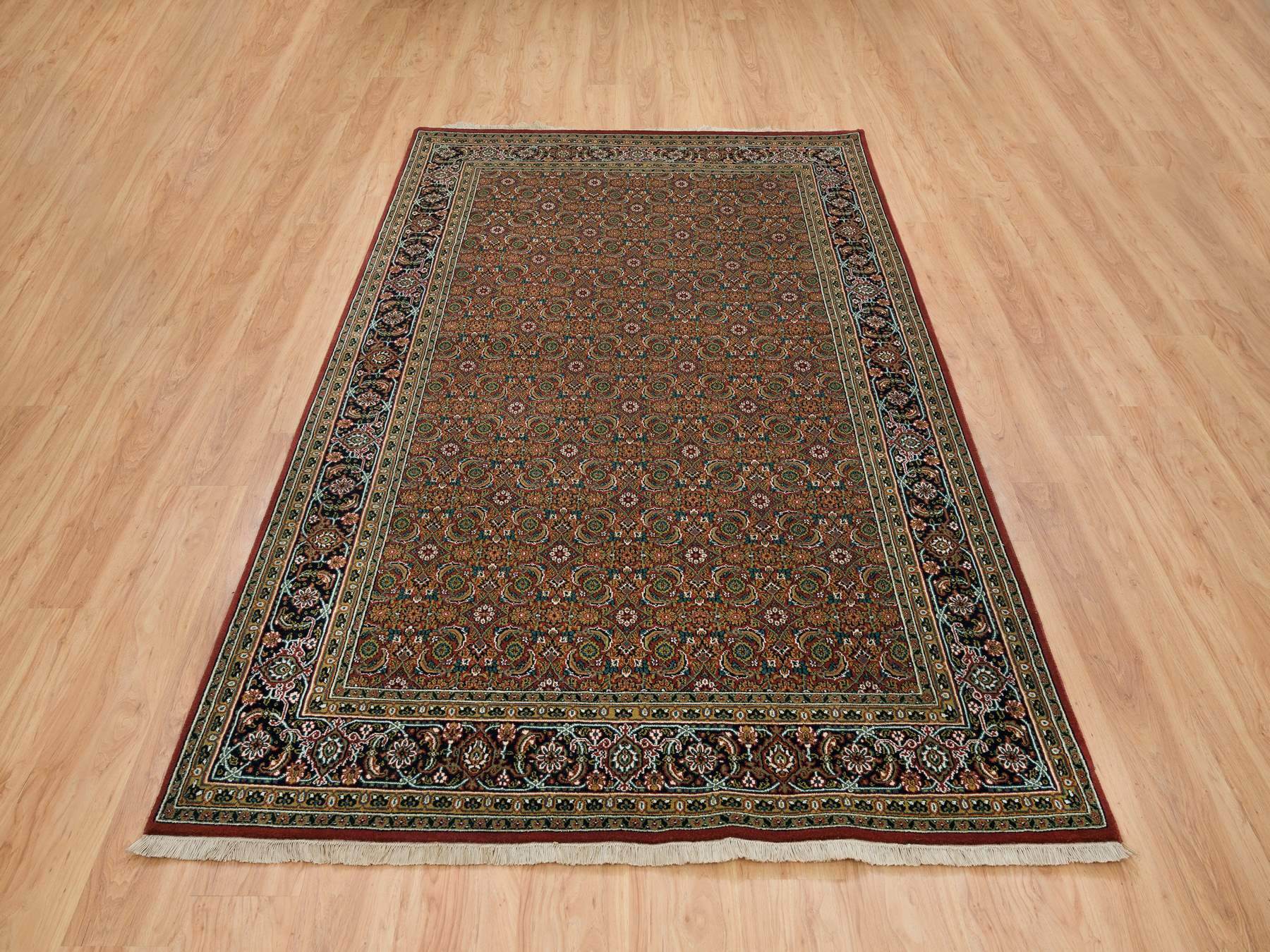 Herati Fine Oriental hand-knotted wool rug in Red & Midnight Blue, 6' x 9'5" — SKU O065109 (view 2)