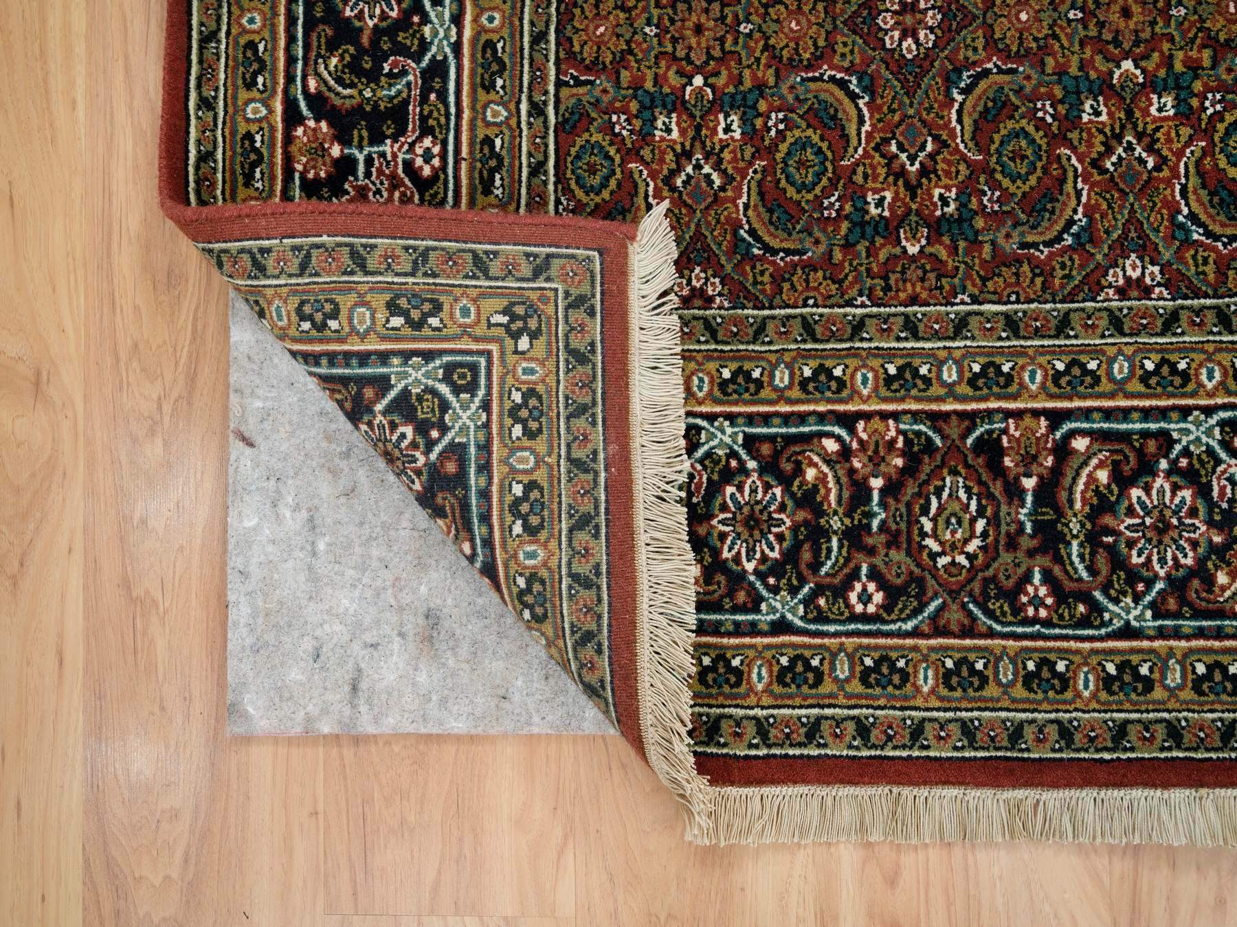 Herati Fine Oriental hand-knotted wool rug in Red & Midnight Blue, 6' x 9'5" — SKU O065109 (view 4)