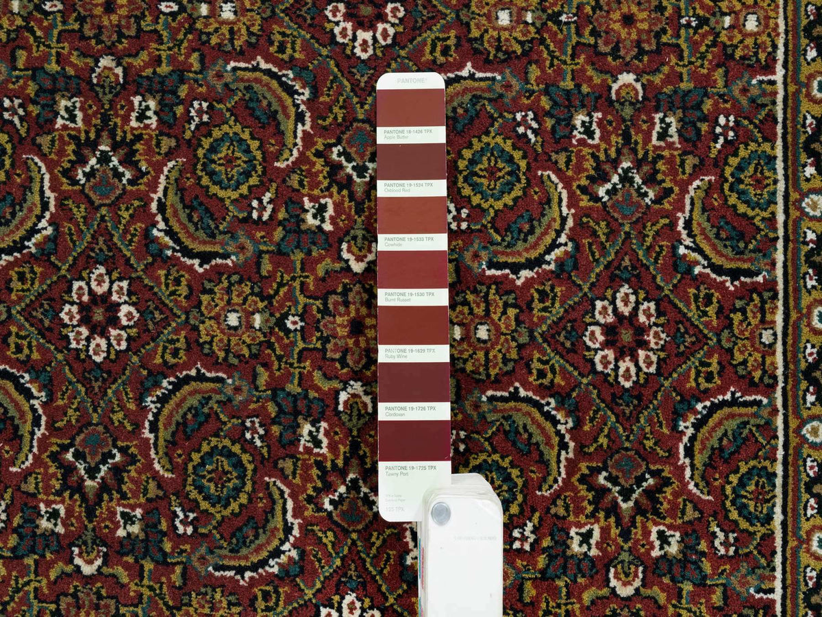 Herati Fine Oriental hand-knotted wool/silk rug in Red & Midnight Blue, 4'3" x 6'2" — SKU O065118 (view 4)