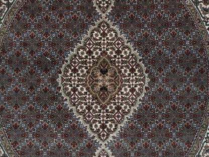 Tabriz Fine Oriental hand-knotted wool rug in Gray, 5' x 5' — SKU O065121 (view 5)