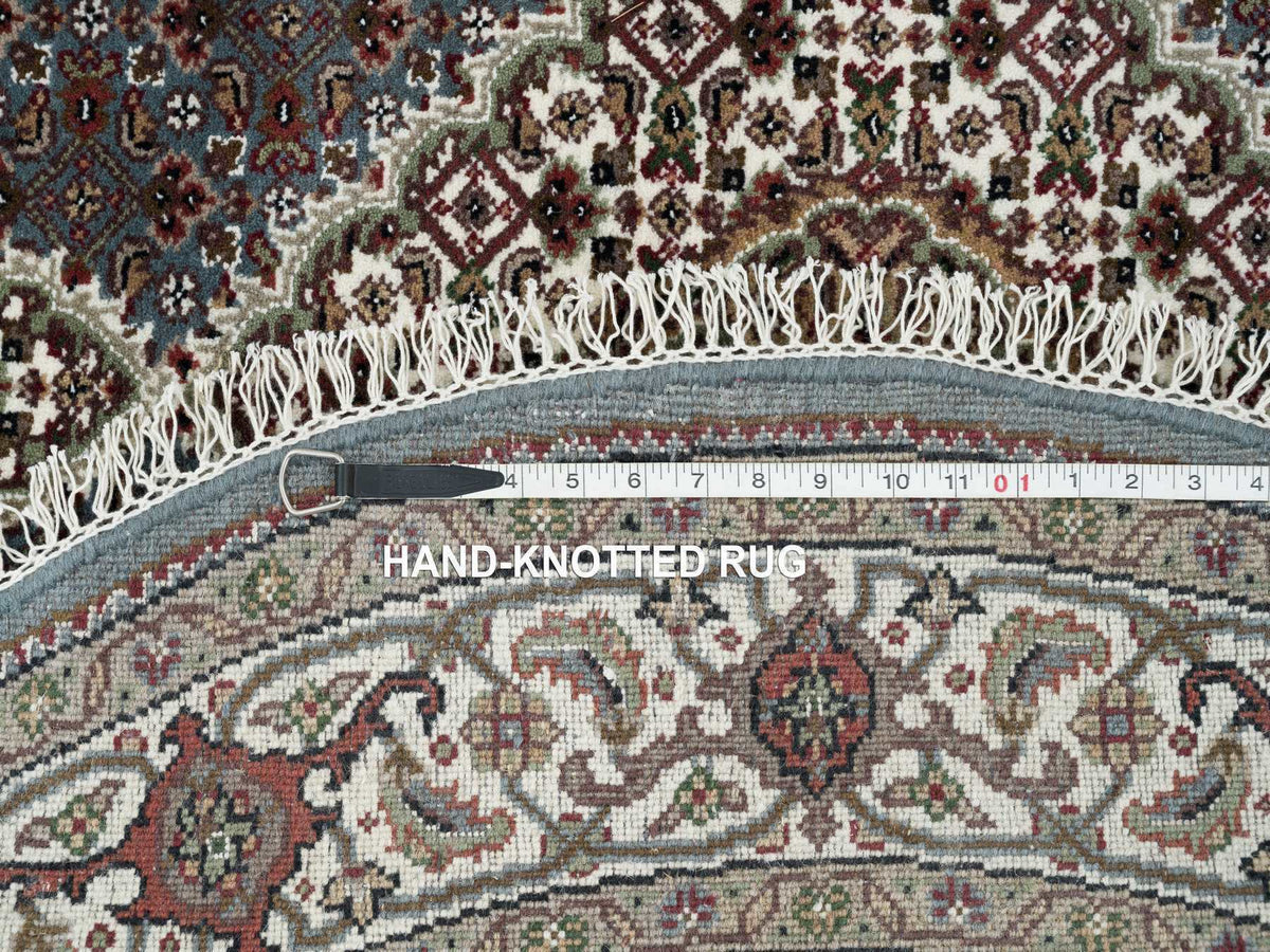 Tabriz Fine Oriental hand-knotted wool rug in Gray, 5' x 5' — SKU O065121 (view 8)