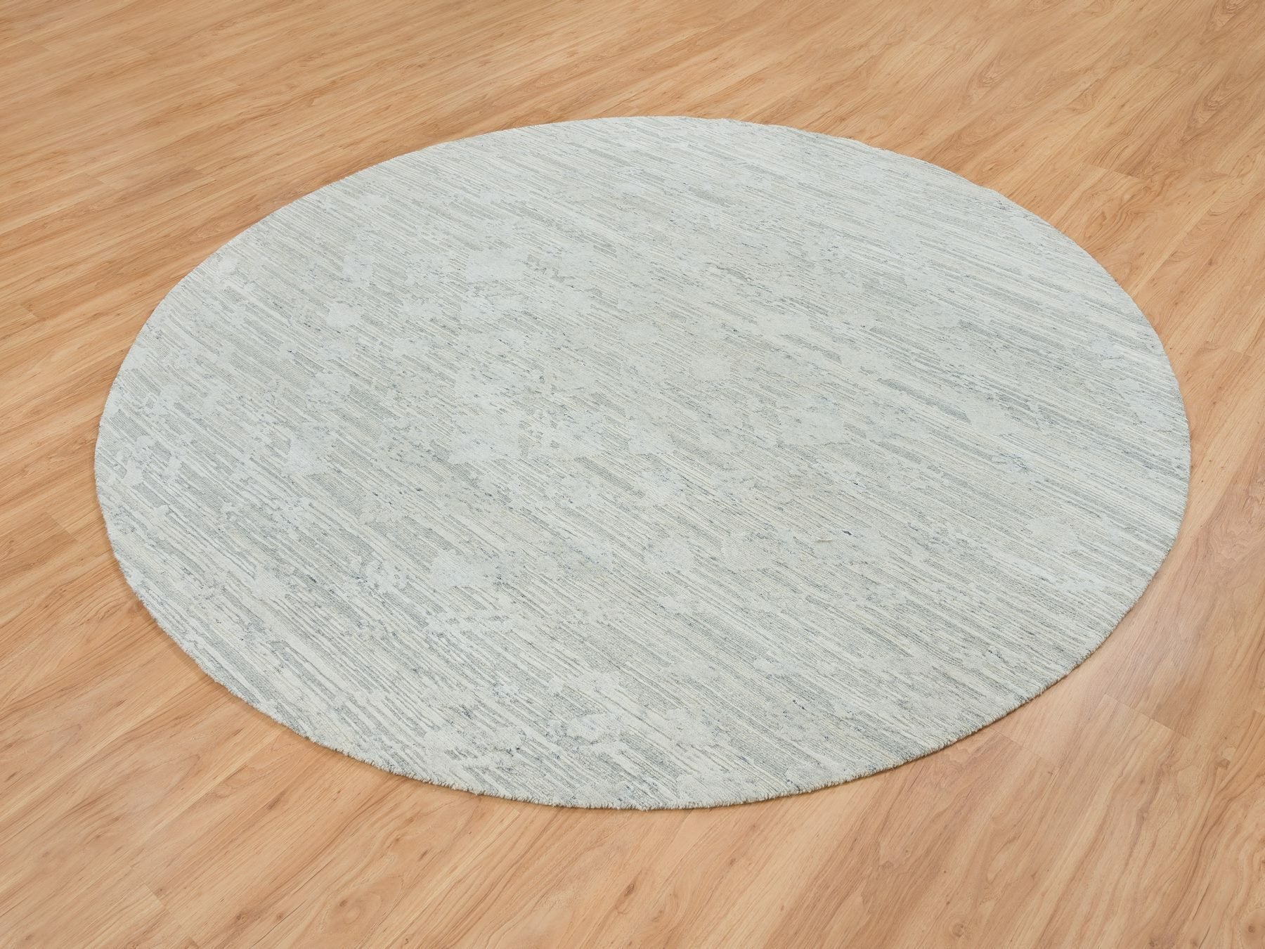 Modern / Contemporary hand-knotted wool rug in Gray, 8' x 8' — SKU O065148 (view 3)