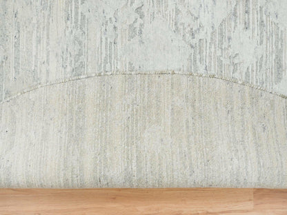 Modern / Contemporary hand-knotted wool rug in Gray, 8' x 8' — SKU O065148 (view 4)